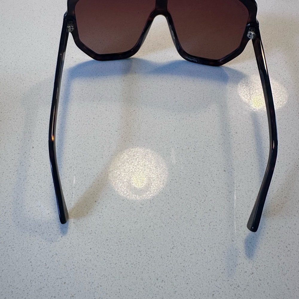 Transparent Black Sunglasses - Picture 4 of 8